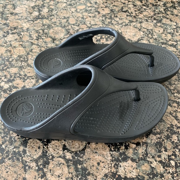 CROCS Shoes - Women’s Black Croc Flip Flop